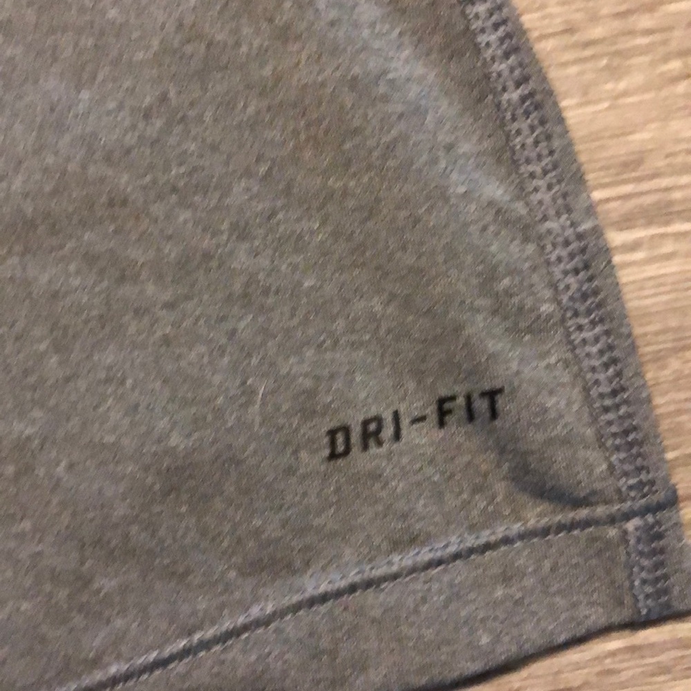 Nike Pro Razorback Tank - Picture 5 of 5